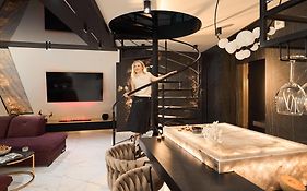 Granaria Premium Suites By Downtown Apartments